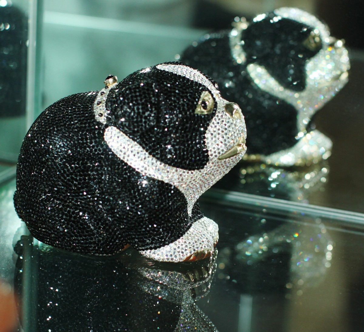 ジュディス ガイガー JUDITH  「Rocket Dog」 JUDITH LEIBER BULLDOG PUG BLACK WHITE GOLD DOG SWAROVSKI CRYSTAL