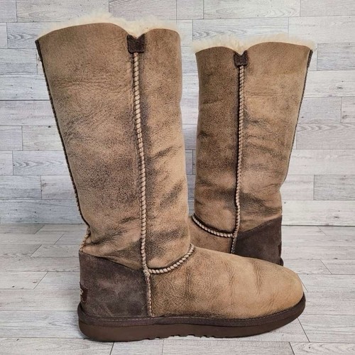 UGG Bailey Button Damenstiefel dreifach braun Lammfell halbhoch Größe 9 - Bild 7 von 9