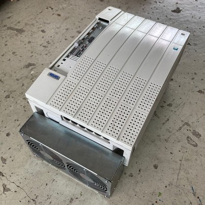 1x Lenze 9300 Servo PLC EVS9330-EP Servoregler