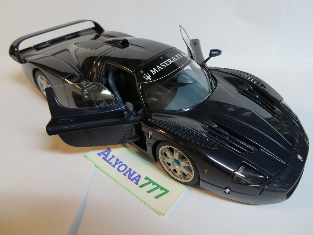 AUTOart SIGNATURE 1/18 Maserati MC12 ROAD CAR Blue Metallic