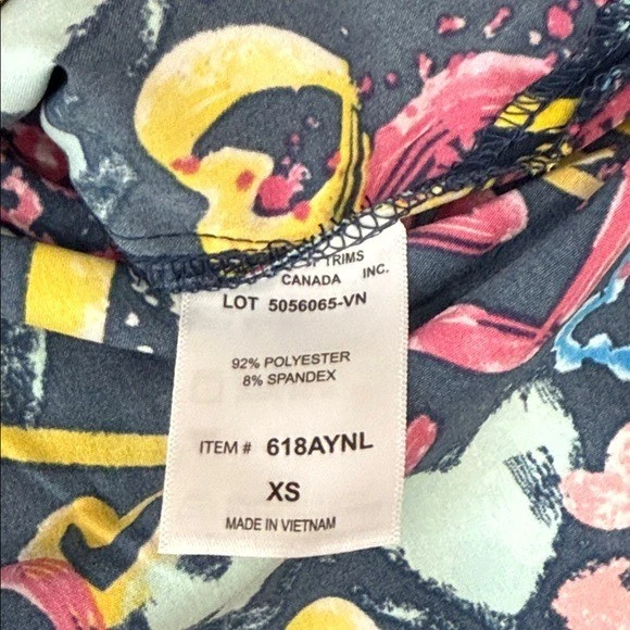 White Cross Multicolor Heart Short Sleeve Scrub Women's XS - NWT - Image 3 of 4