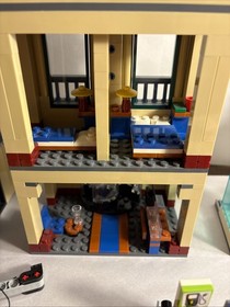 LEGO City Builds Capital City 60200 Museum Hotel Police 60141 Bank 60140 Cars