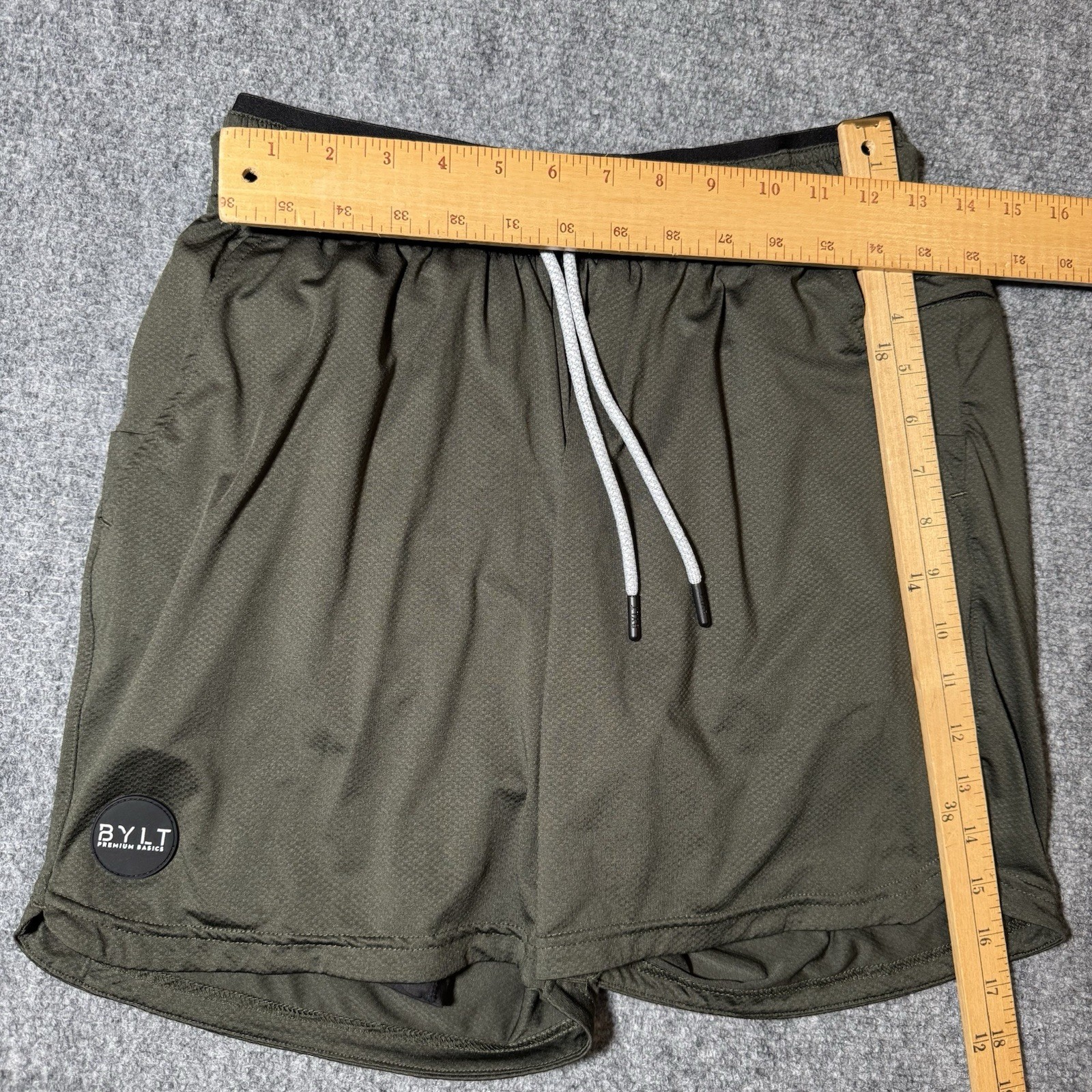 BYLT Size Medium 32-34 Men’s Active Training Green Black Stretch Lined Shorts