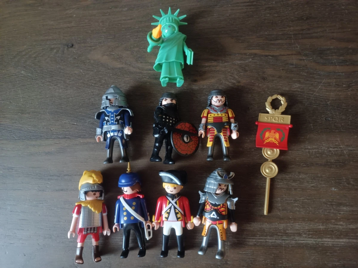 Lot De 32 Figurines Playmobil – Personnages Variés – Occasion