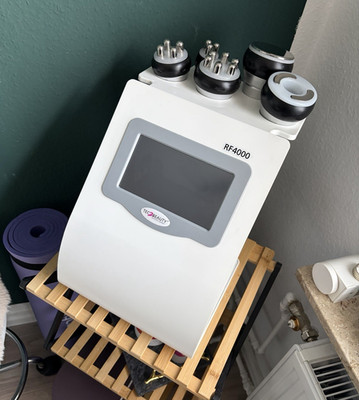 Tec2Beauty Düsseldorf RF4000 Multifunktionsgerät Kavitation Vakuum RF