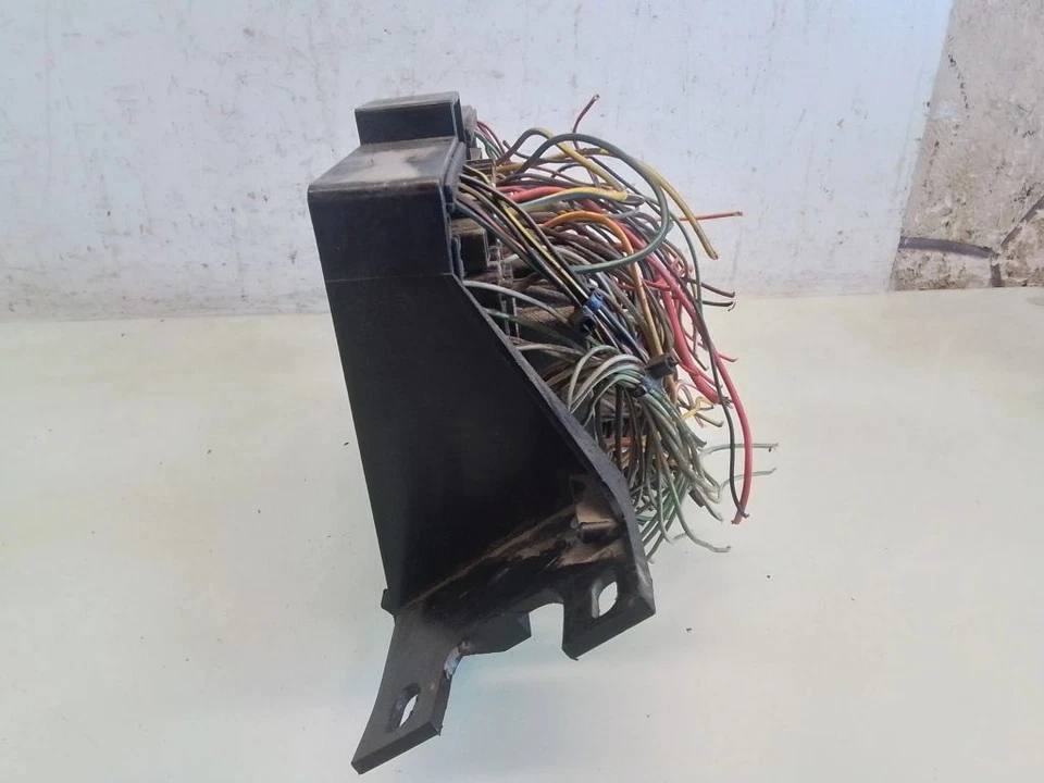 Ford Transit 1991 Petrol Fuse Box DND91307 - Image 2 of 3