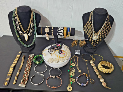 Elegant vintage /now jewelry lot some signed