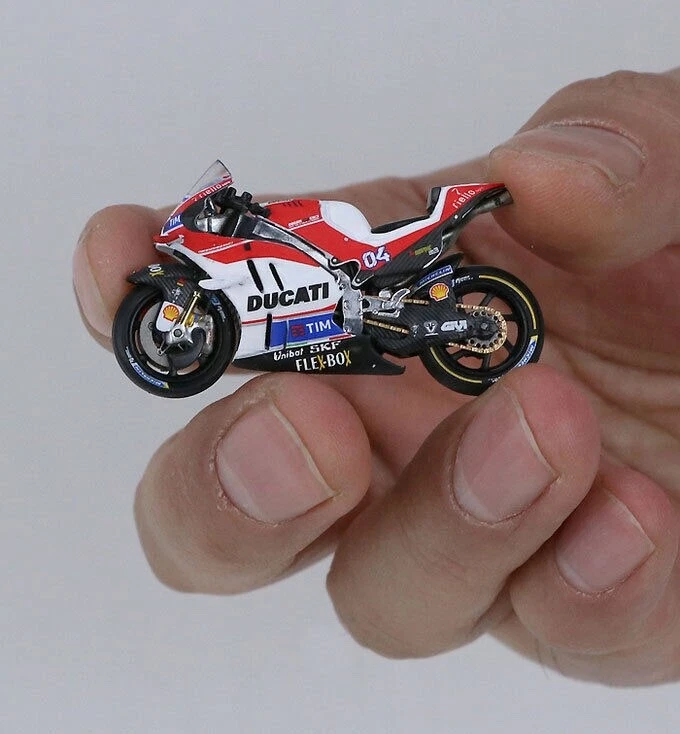Spark MotoGP Racing Motorbike Replicas - 1/43 Scale - Image 2 of 2
