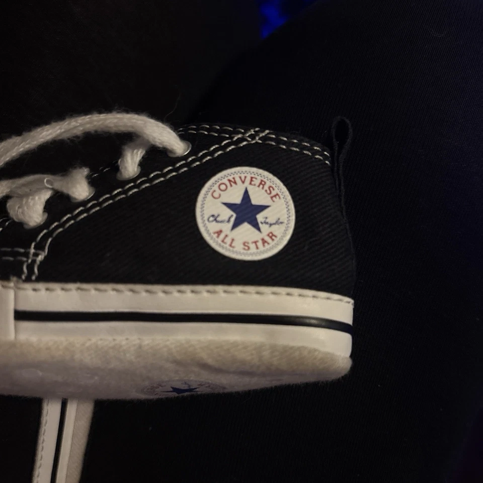 Zapatos Converse All Star Hi-Tops Chuck Taylor Talla 1 Bebé Infante Negro Blanco Foto 4 de 4