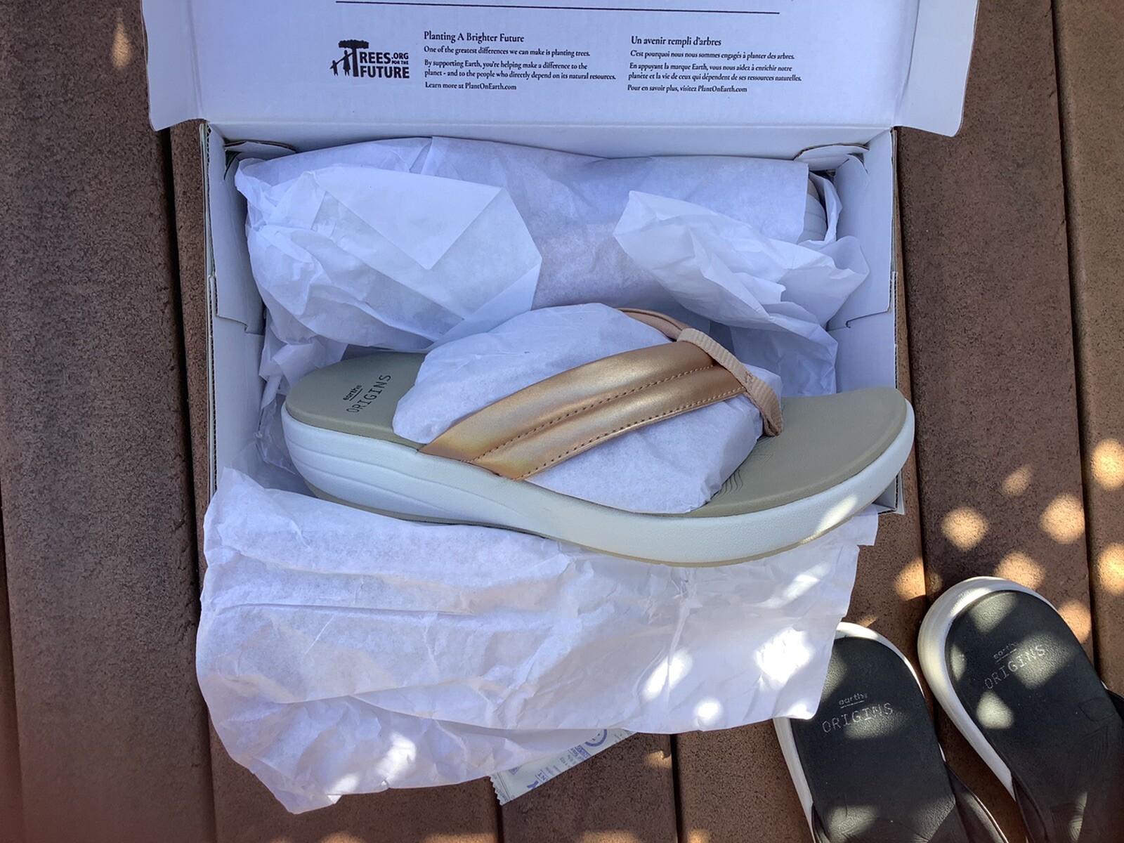 earth origins flip flops