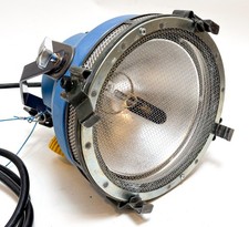 ARRI ARRILITE 2K 2000 W Tungsten Light with barndoors, scrims, extra bulb.