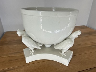 Mottahedeh Eagle Pedestal Centerpiece Porcelain/Ceramic Bowl, Made in Italy