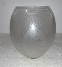 TRES BELLE ET ANCIENNE TULIPE DE LAMPE A HUILE 19 ème VERRE GRAVE A L'ACIDE