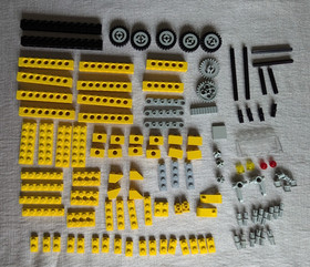 LEGO TECHNIC: Universal Set (8020) with Box & Instructions *Missing some pieces