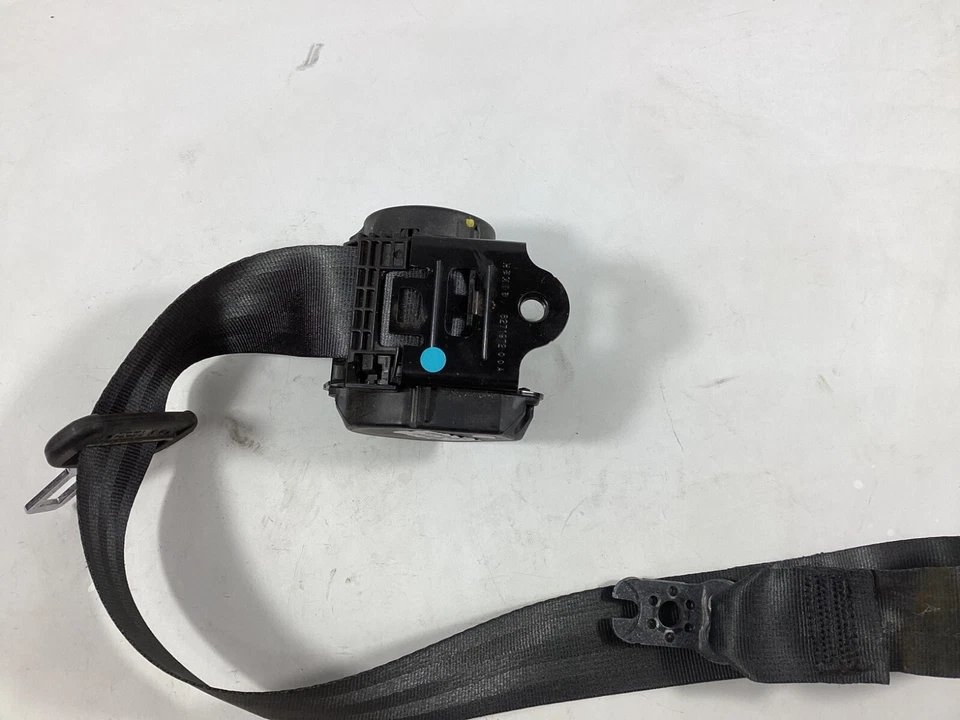 VOLKSWAGEN GTI 2016-2019 cinturón de seguridad trasero izquierdo retractor OEM. Foto 4 de 4