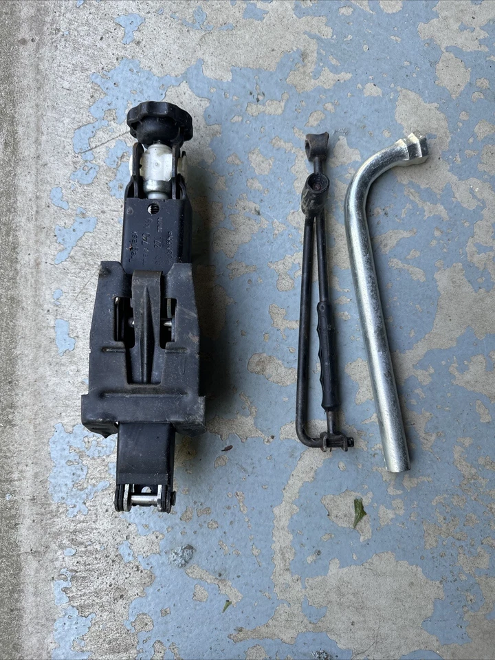 98-01 Volkswagen Novo Fusca Pneu Sobressalente de Emergência Jack & Kit Conjunto de Ferramentas -VENDEDOR DOS EUA- - Imagem 4 de 4