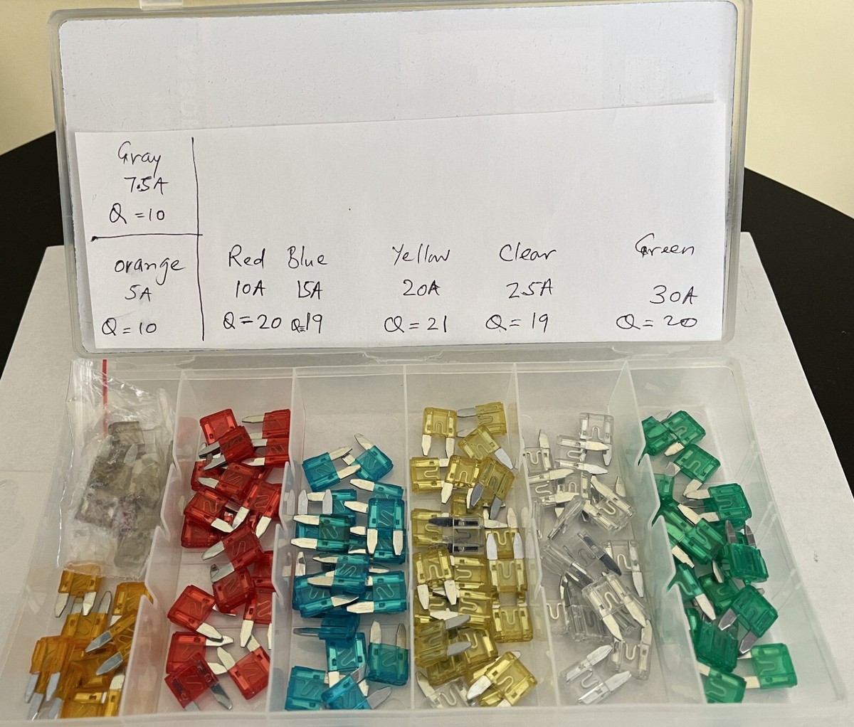 Cal Hawk CAPCFM assorted mini fuses for Car , SUV and Truck , New