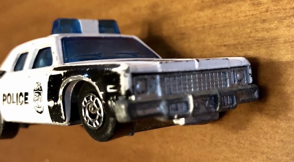 VTG 1979 Matchbox Superfast Lesney #10 Plymouth Gran Fury Police Car Blue Window - Image 4 of 4