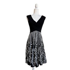 Adrianna Papell Black and White Ribbon Dress Womens Size 6 Party Knee Length