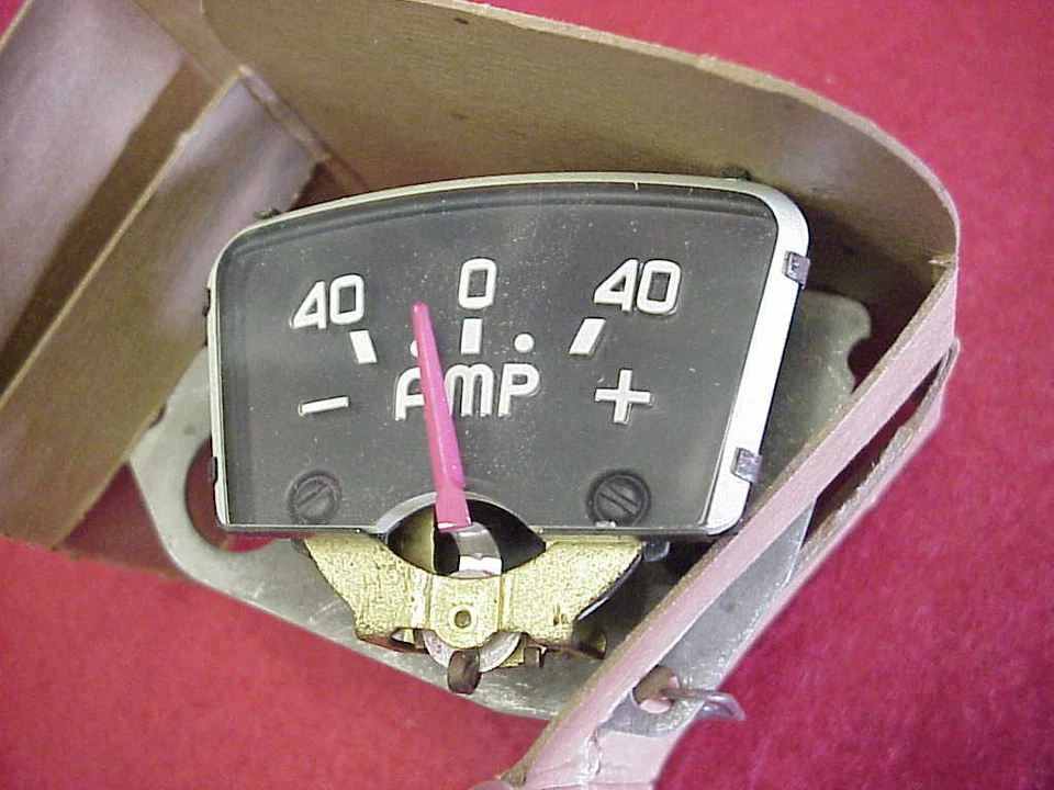 Nuevo de Lote Antiguo 1949 49 Chrysler Windsor Royal 6 Cyl. AMPLIFICADOR AMP GAUGE MOPAR 1257600 Foto 3 de 4