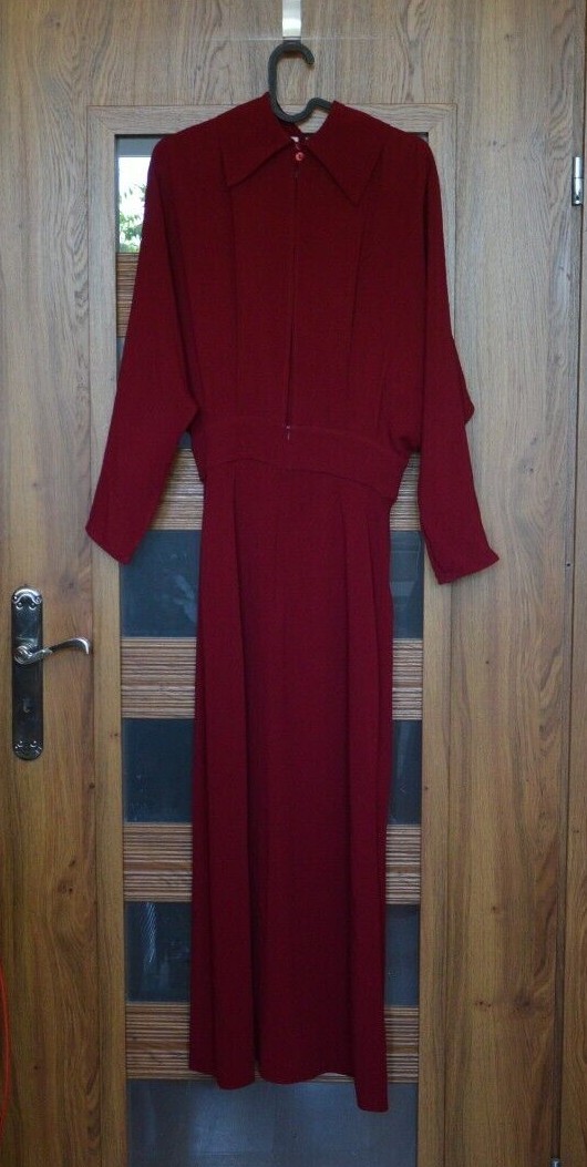 Zara の兄貴分〔 Massimo Dutti 〕麻のワンピース スペイン発送 Zara の兄貴分〔 Massimo Dutti 〕麻のワンピース スペイン発送