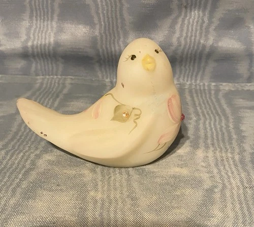 Vintage Rare Fenton  Hand Paint White Satin Bird Figurine     USA