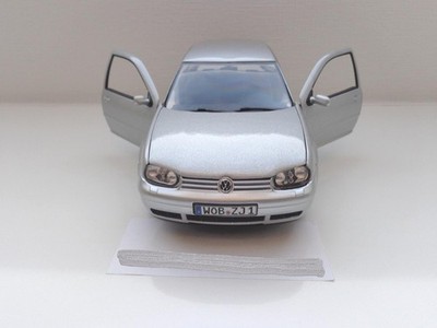 Revell VW GOLF GTI 1/18スケール ミニカー Revell VW GOLF GTI 1/18スケール ミニカー Amazon.com: Revell Model
