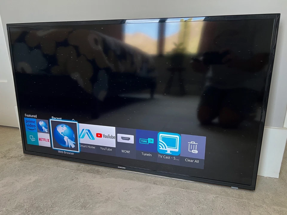 Samsung 4K Ultra High Definition Flat Panel LED 40" Smart TV UN40HU6950 - Image 4 of 4