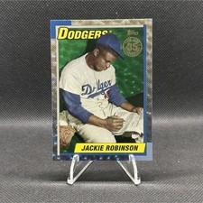 Topps 2025 Series 1 1990 Baseball Jackie Robinson T90-11 Green Crackle /99