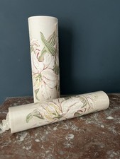 Papier peint vintage Laura Ashley bordure tigre lys taupe 