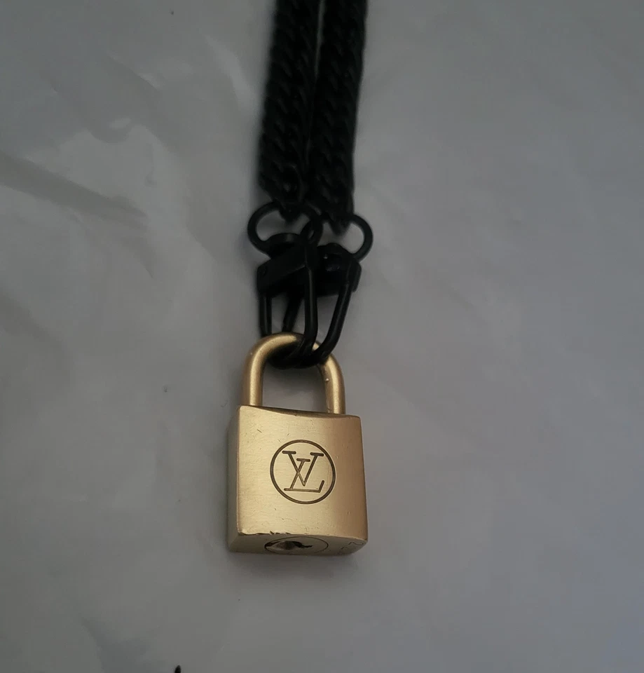 Authentic Louis Vuitton Padlock NO KEY & No Brand Black Steel Necklace - Image 4 of 4