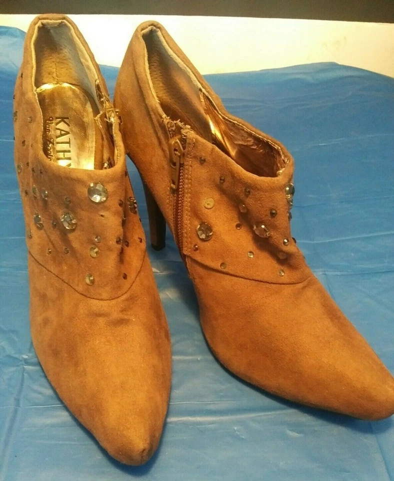 Van Zeeland Marrón Gamuza Stillettos Embellecidos Estrás y Tachuelas Cremallera al Tobillo 8M. Foto 2 de 4