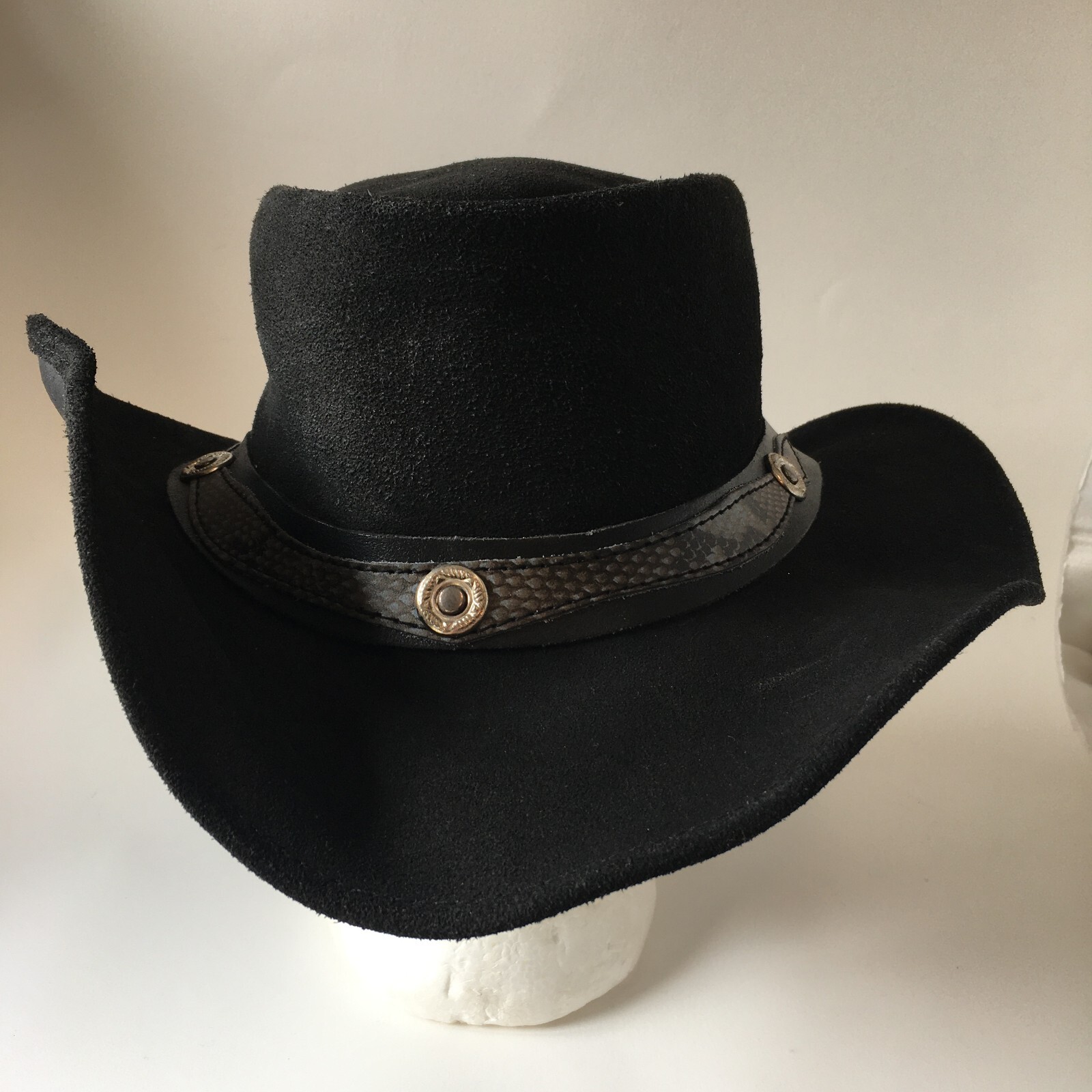 Brands Lock Australia’s Leading Leather Hat Genuine S… Gem