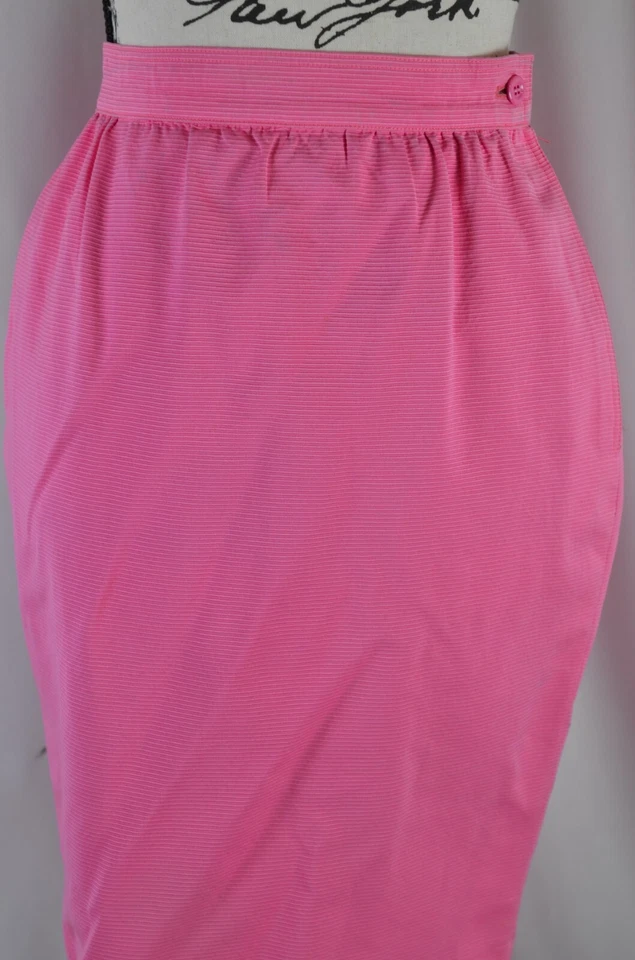 Saia Feminina Emanuel Ungaro Tamanho 8 Rosa Pin Listrado Linha A Zíper Lateral Colorido - Imagem 3 de 4