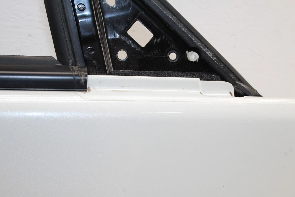 Nissan 370z 2010-2020 convertible conjunto de puerta de pasajero derecho OEM FN39 Foto 4 de 4