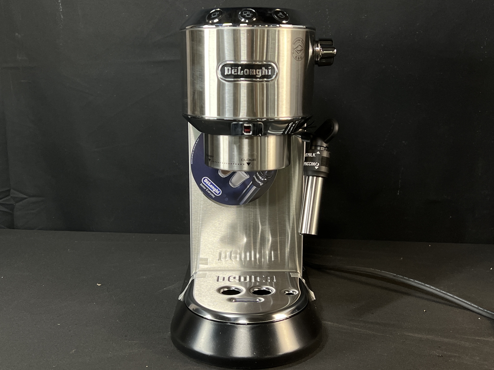 DeLonghi Dedica Deluxe Espresso Maker EC685M 15 Bar Silver New Open Box