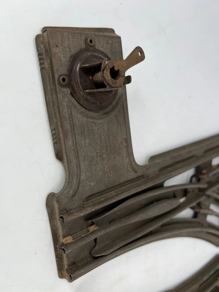 American Flyer O Gauge Lot of (2) Switch Track Left/Right Fair Condition - Image 3 of 4