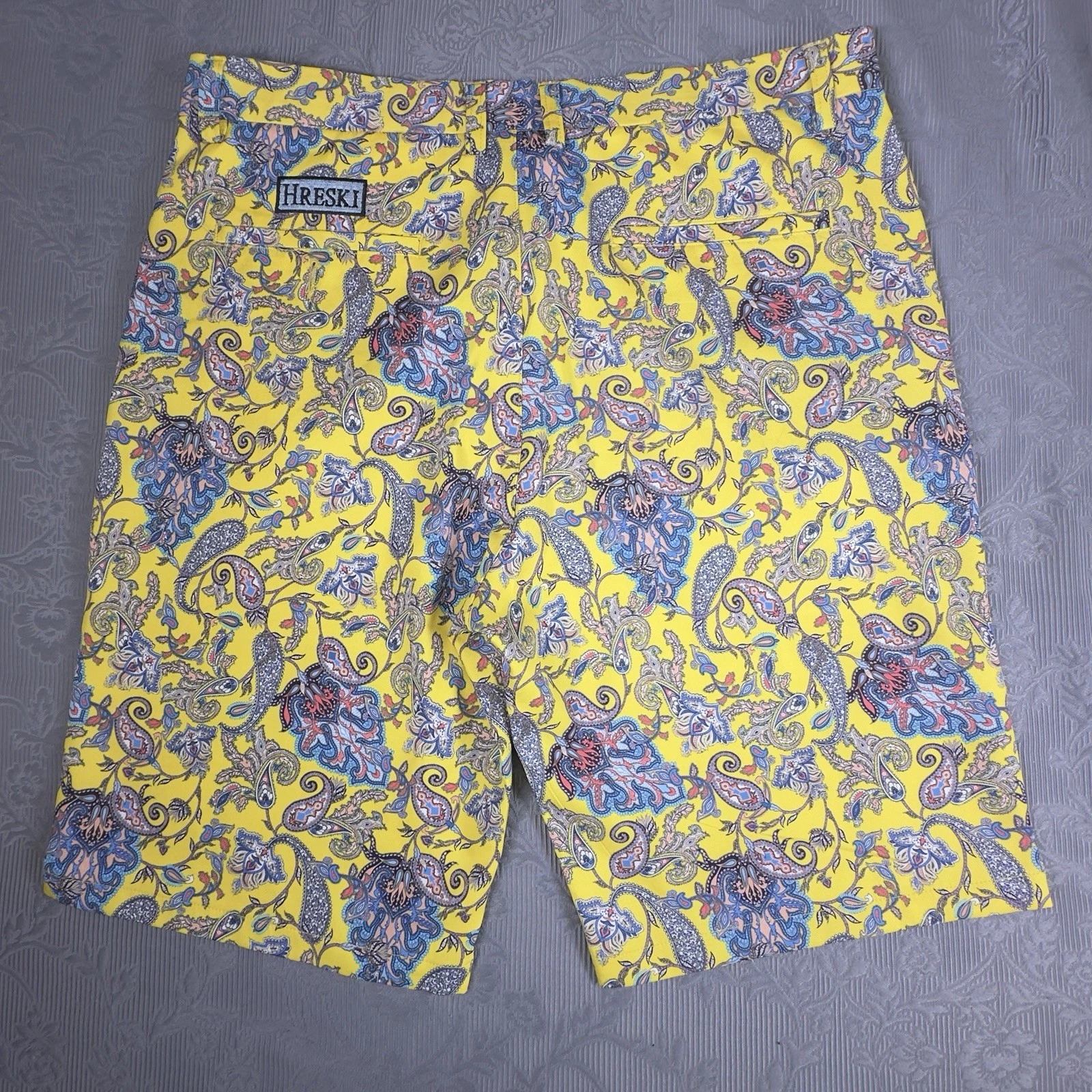 Hreski Yellow Paisley Print Athletic Golf Shorts Performance Stretch W34