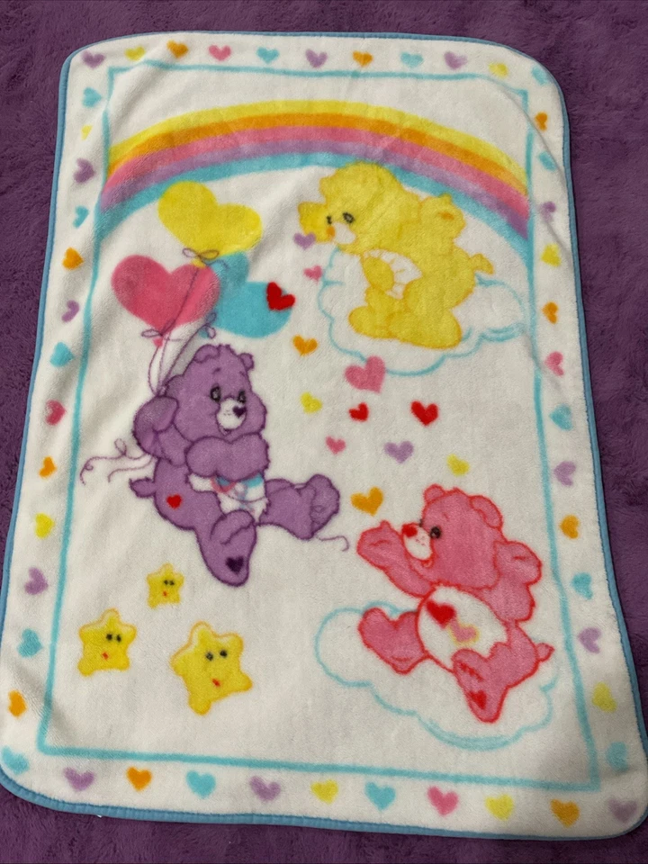 Manta Oso Cuidado De Colección Y2K Funshine Compartir Amor Arco Iris Corazón 31" x 43" Estrella Foto 2 de 4