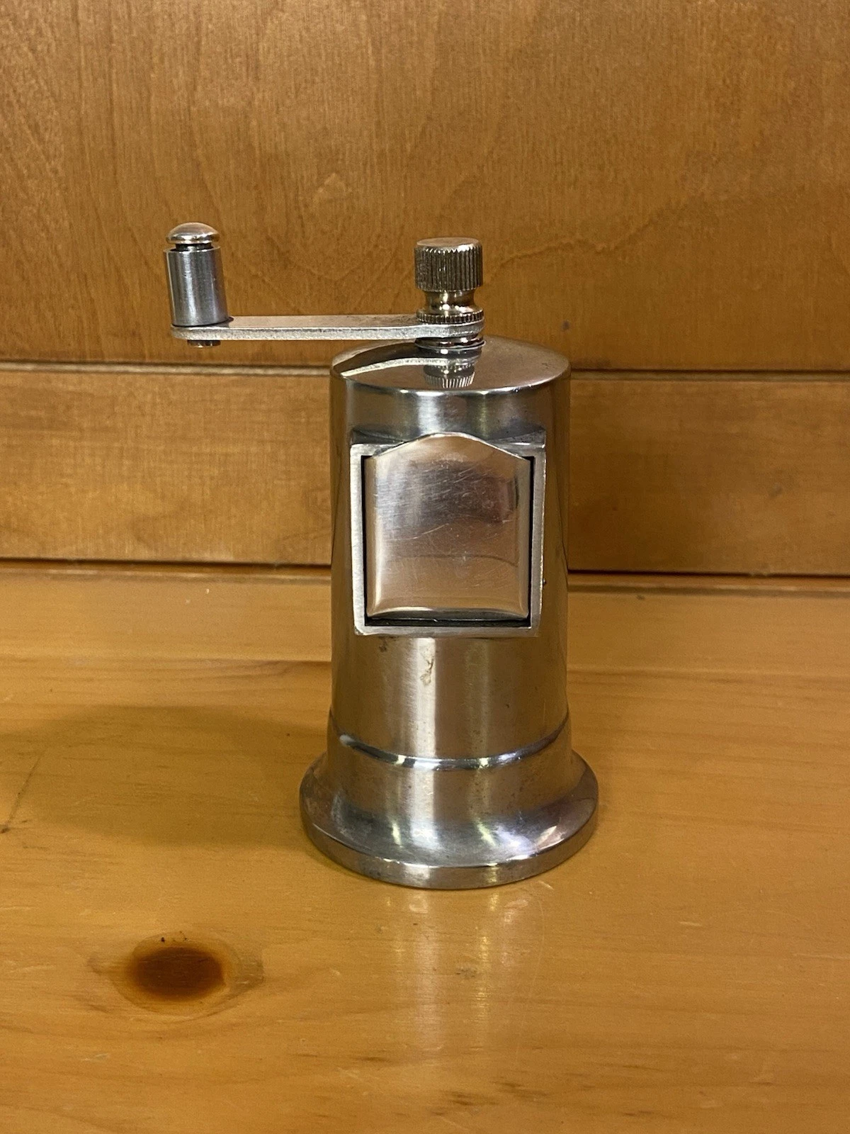 Metal Pepper Mill Hand Crank Manual Spice Grinder Side Loading 3.5 inch Vintage
Opens in a new windo