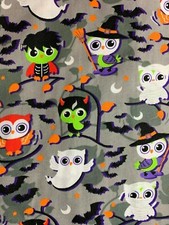 SCRUB TOP SIZES: S, M, L, XL, HALLOWEEN OWLS HOOT SPOOK NWT NURSE Vet CNA Owl