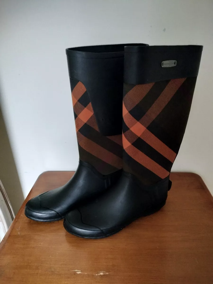 Burberry clemence boots deals
