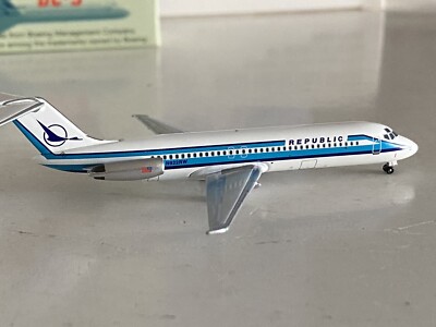 Aeroclassics Republic Airlines Douglas DC-9-30 1:400 N922RW ACN922RW