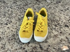 Cariuma OCA Yellow Canvas Lace Up Sneakers Size 6.5.7.5  Great Condition!