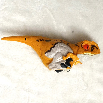 Jurassic World Dominion Uncaged Click Tracker Atrociraptor Dinosaur Toy