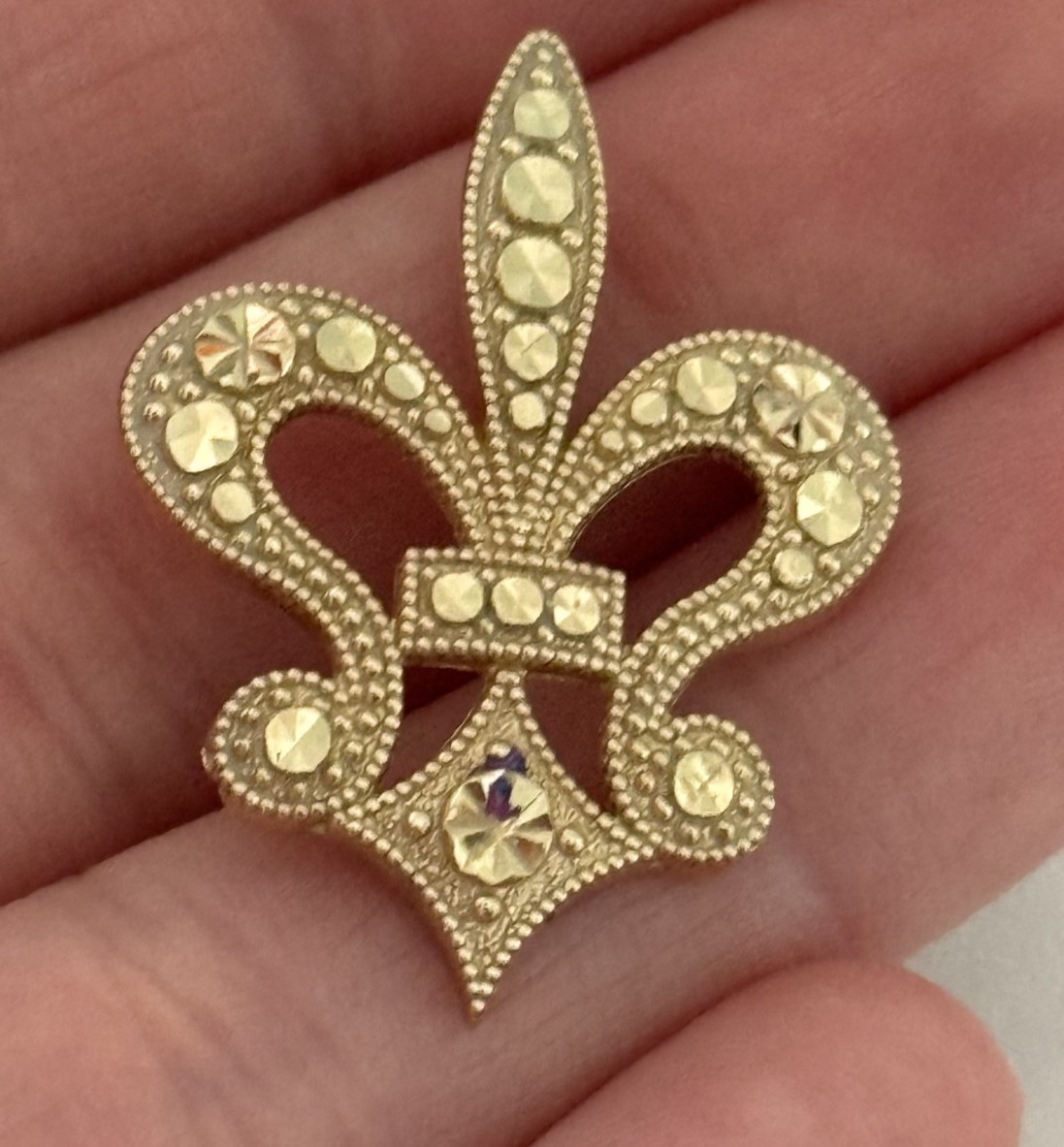 Vintage 14K Yellow Gold Fleur De Lis Symbol Pendant
