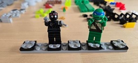 LEGO Juniors: Turtle Lair (10669)  100% no manual (damaged figs)