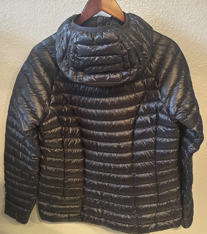 ¡Sudadera con capucha de plumón Ghost Whisperer Black Diamond para mujer! Negro, pequeño. NUEVO CON ETIQUETAS. Foto 3 de 4