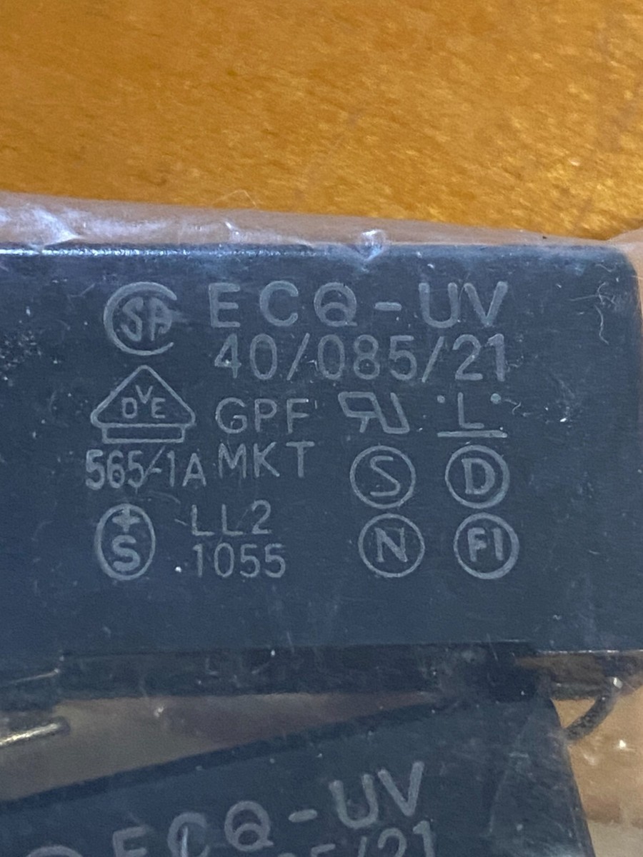 Panasonic ECQ-UV series 40/085/21 0.33uf 250v film capacitor