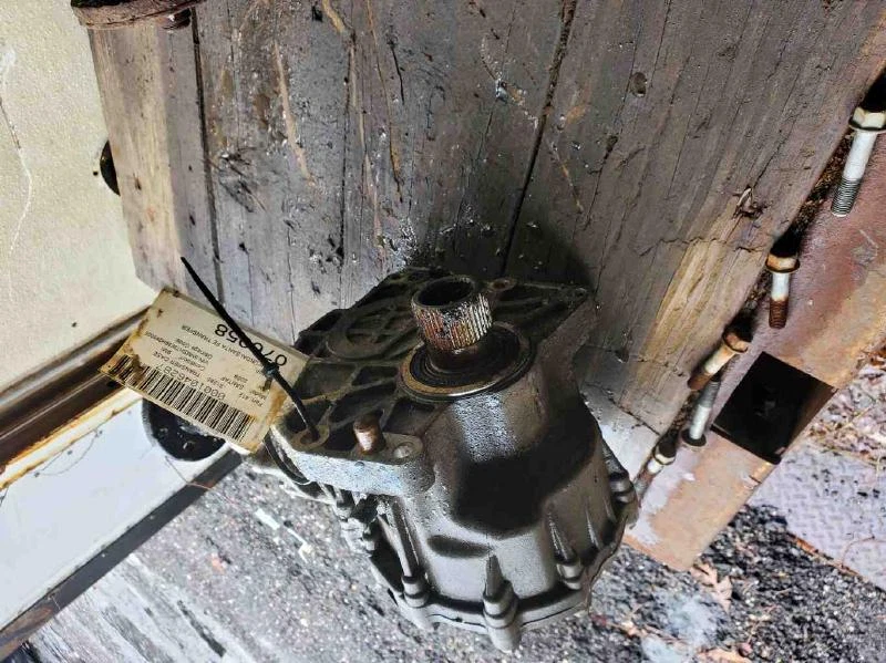 2007-2009 Hyundai Santa Fe Transfer Case Assembly  - Image 2 of 4